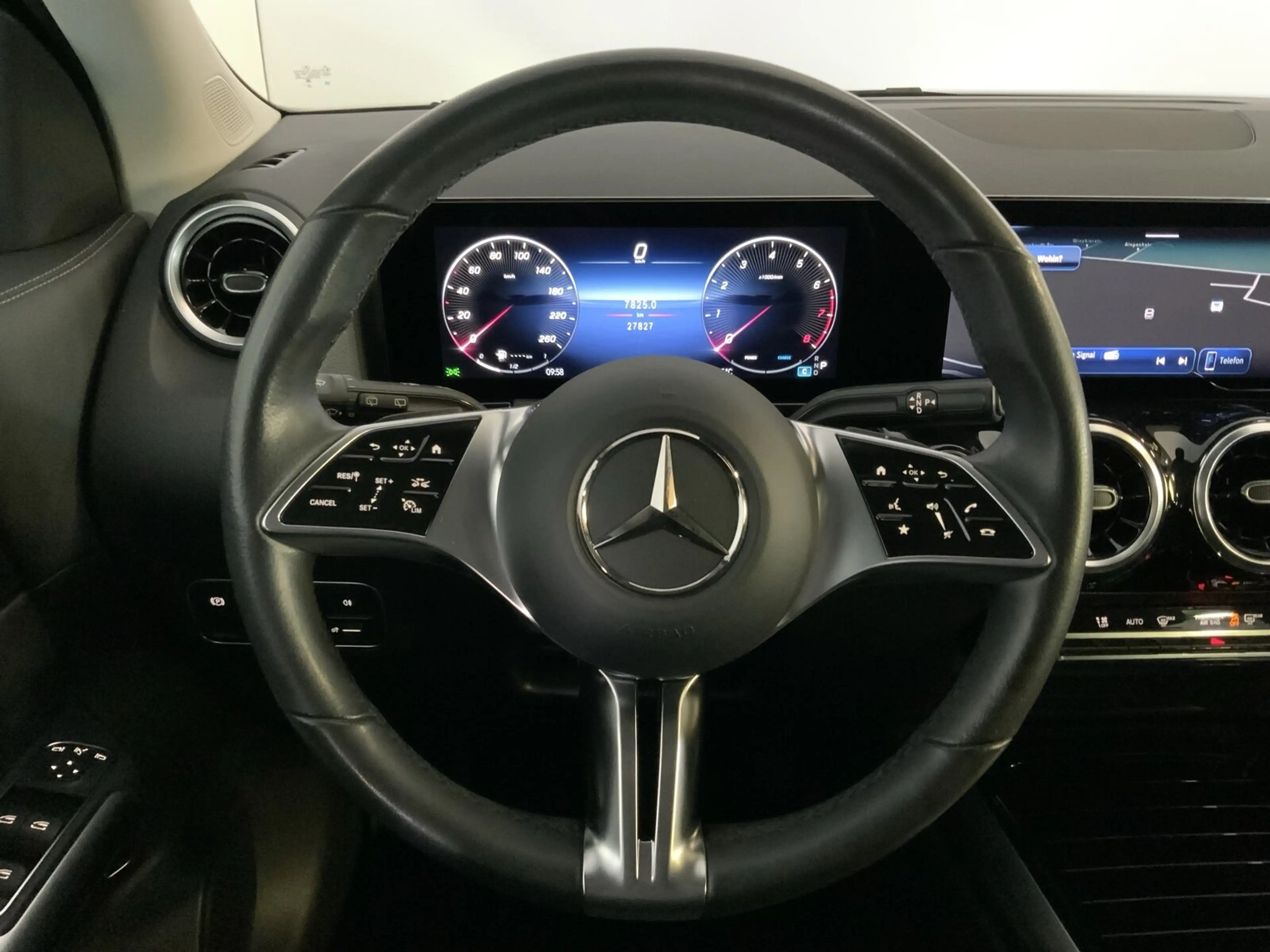 Mercedes-Benz GLA 200 GLA 200 Progressive Rückfahrkamera Winter-Paket — photo 10