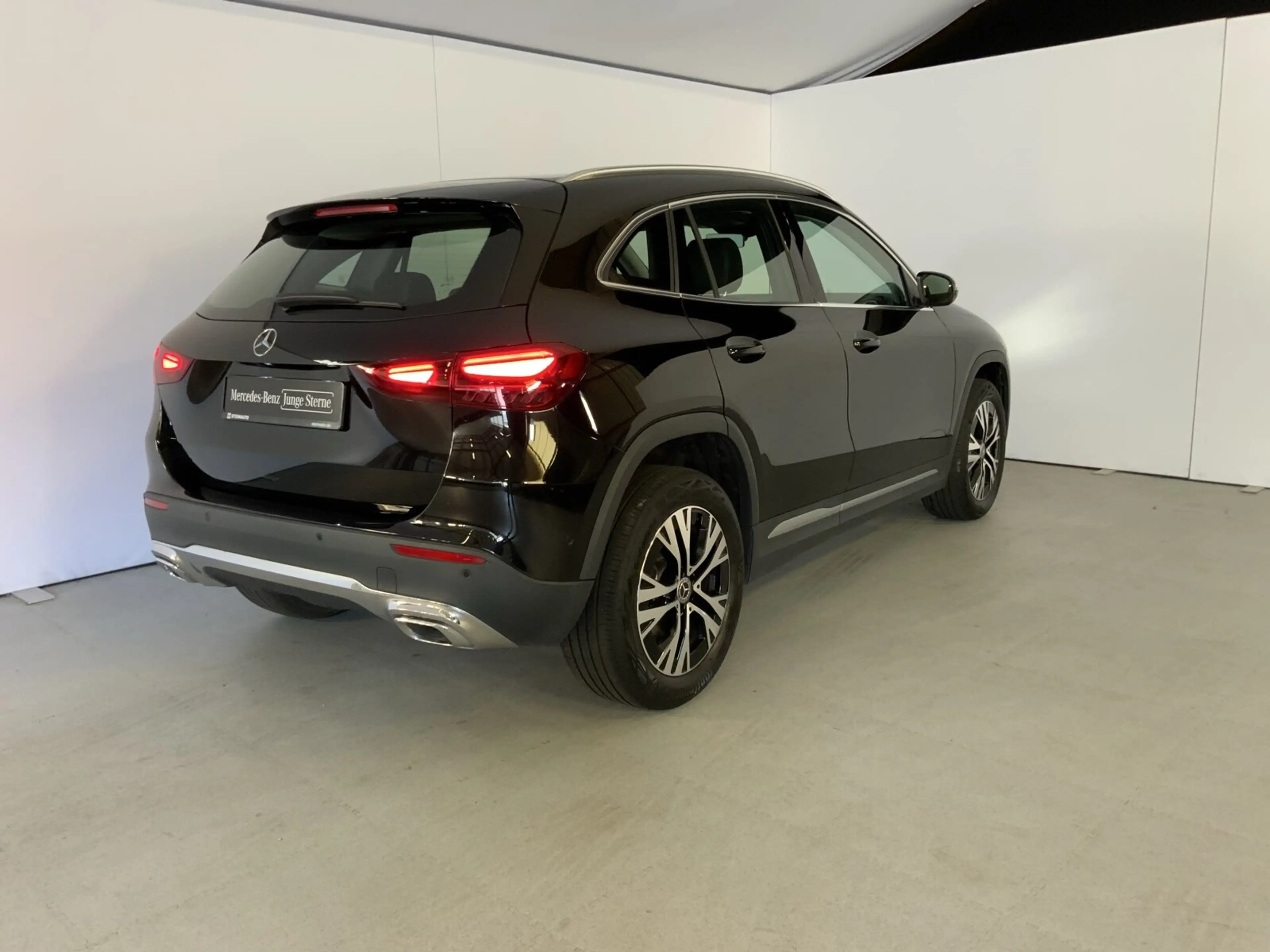 Mercedes-Benz GLA 200 GLA 200 Progressive Rückfahrkamera Winter-Paket — photo 5