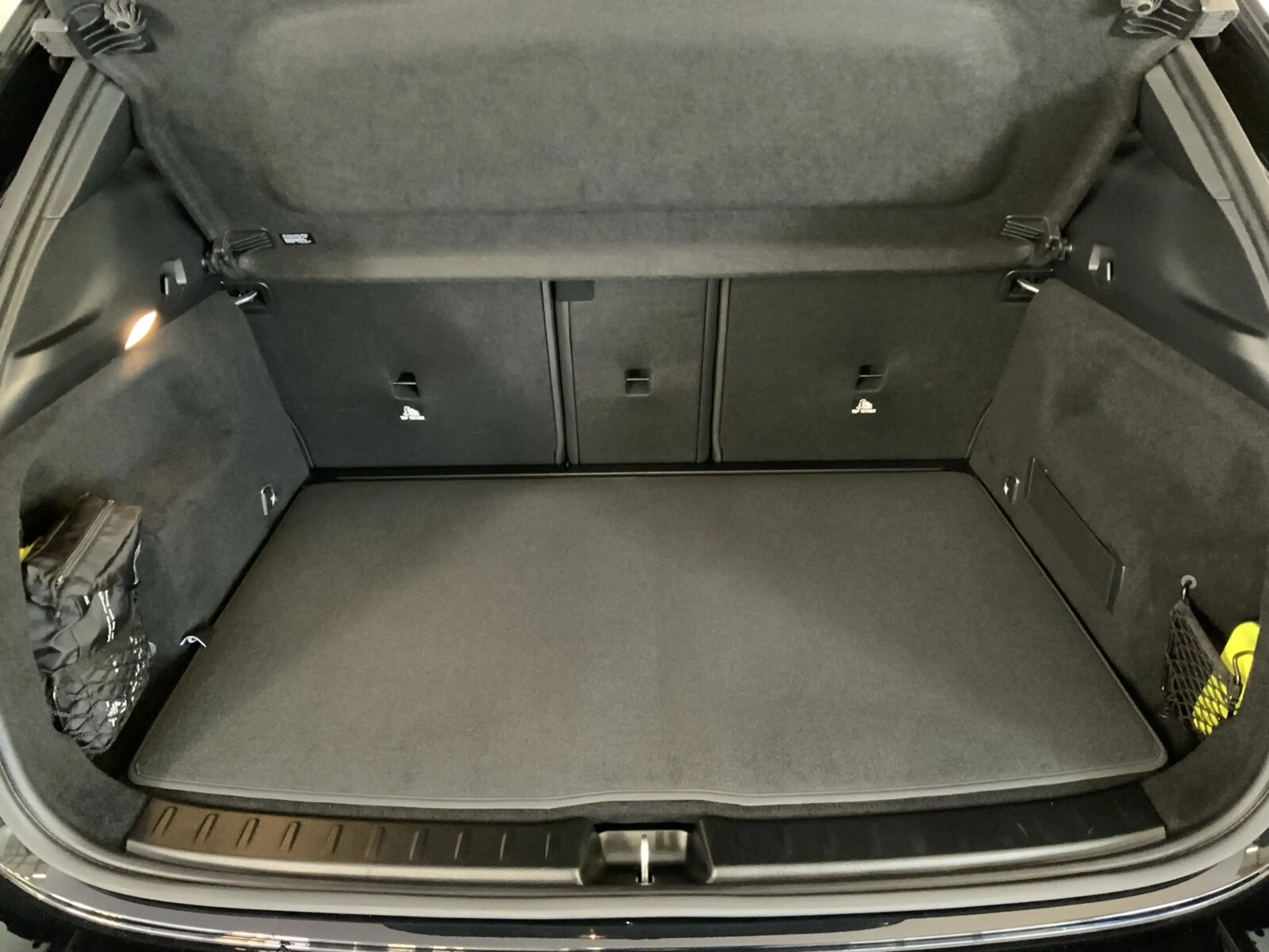 Mercedes-Benz GLA 200 GLA 200 Progressive Rückfahrkamera Winter-Paket — photo 7