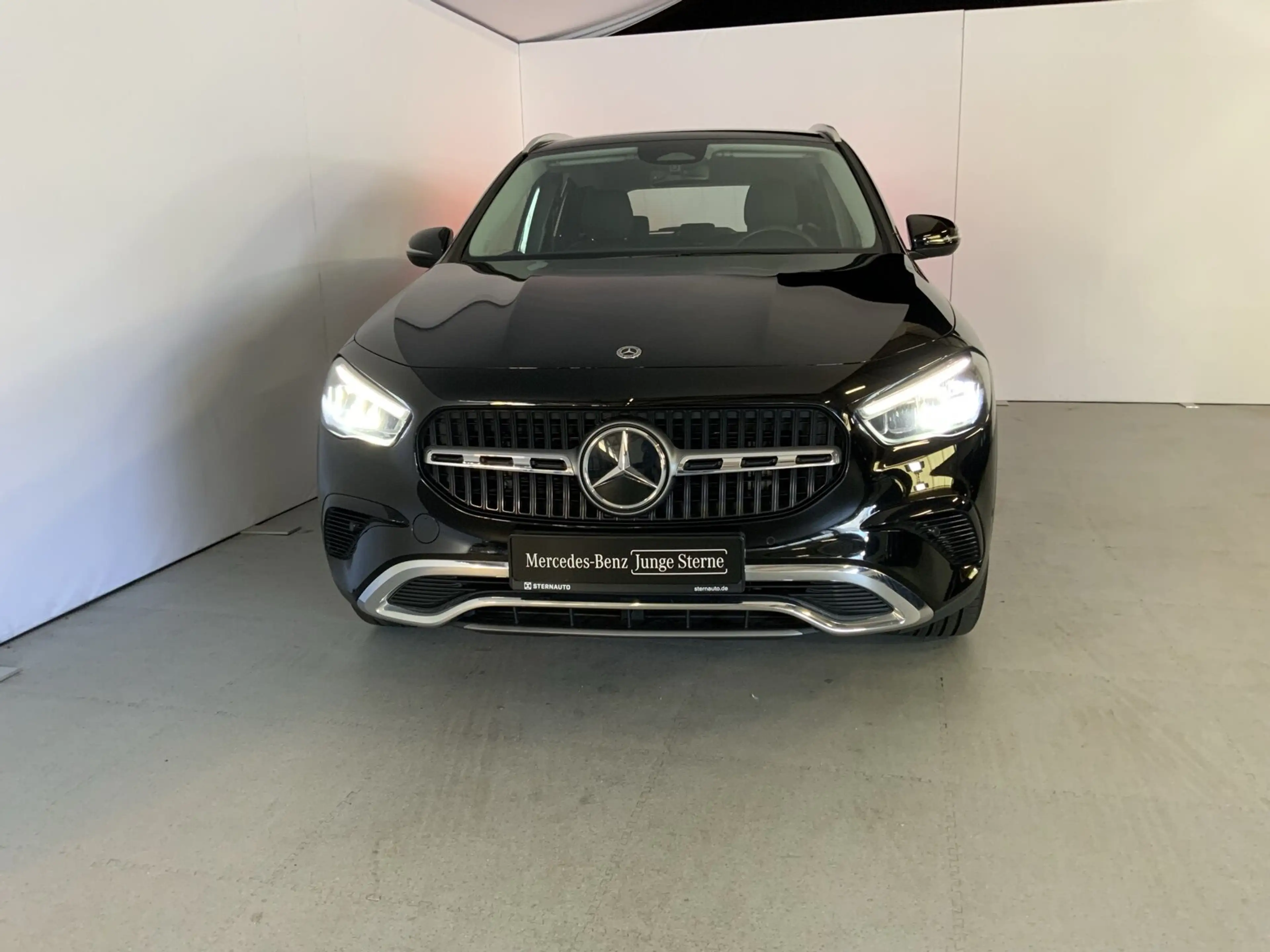 Mercedes-Benz GLA 200 GLA 200 Progressive Rückfahrkamera Winter-Paket — photo 2