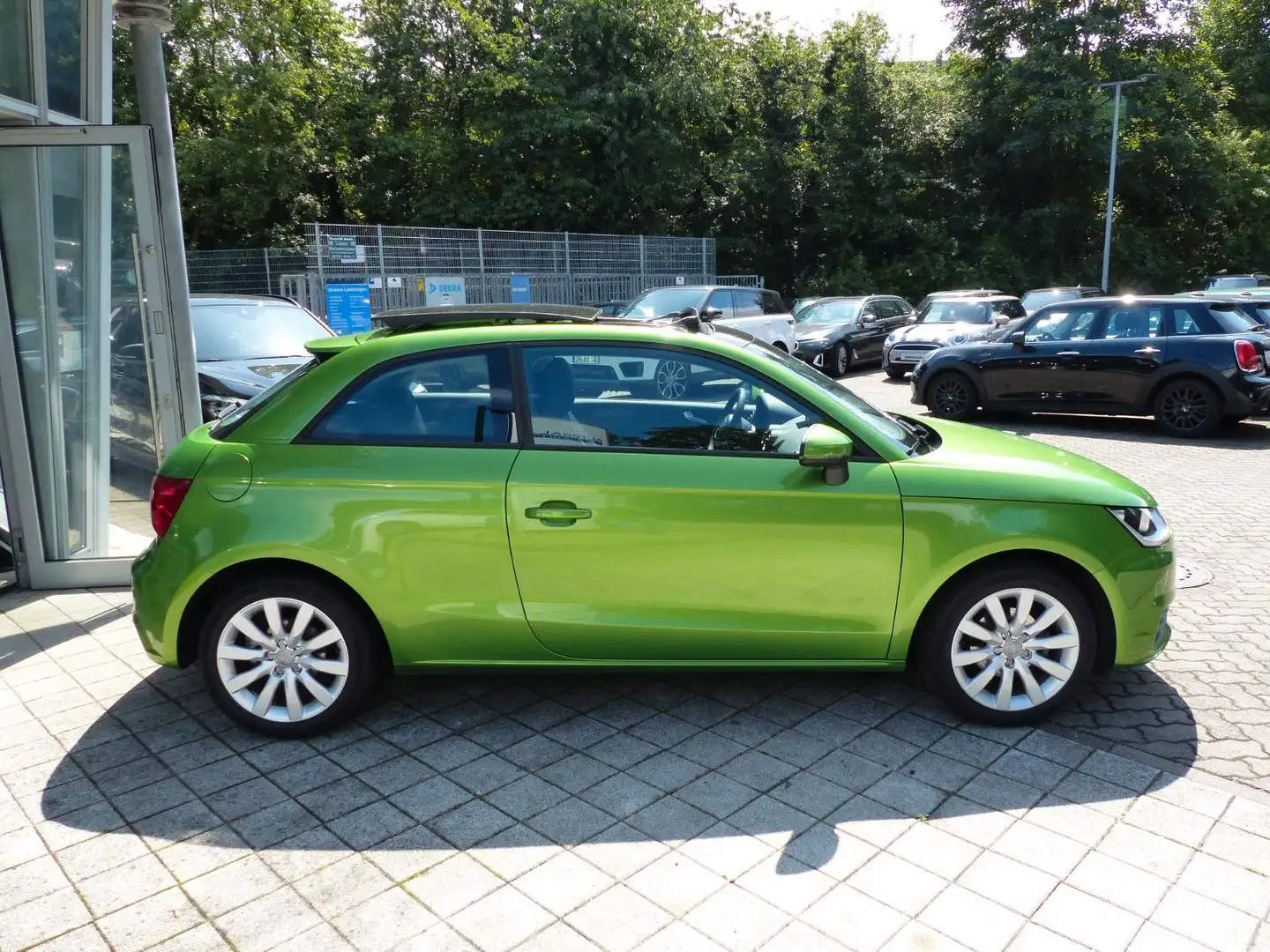 Audi A1 1.0 TFSI, Panoramadach, Exclusive-Lackierung Verde - 2