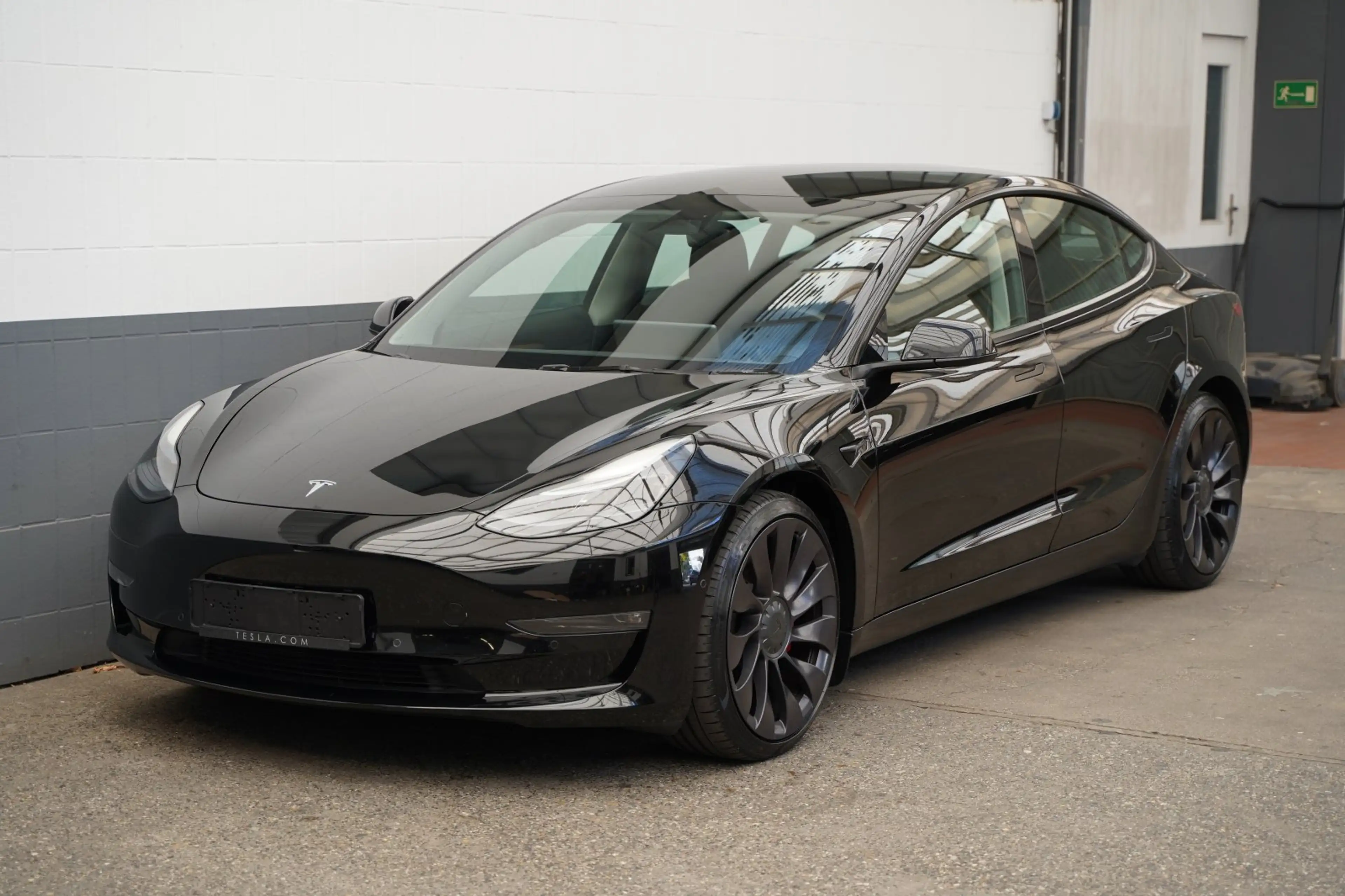Tesla Model 3 Performance *1.Hand*unfallfrei — photo 3