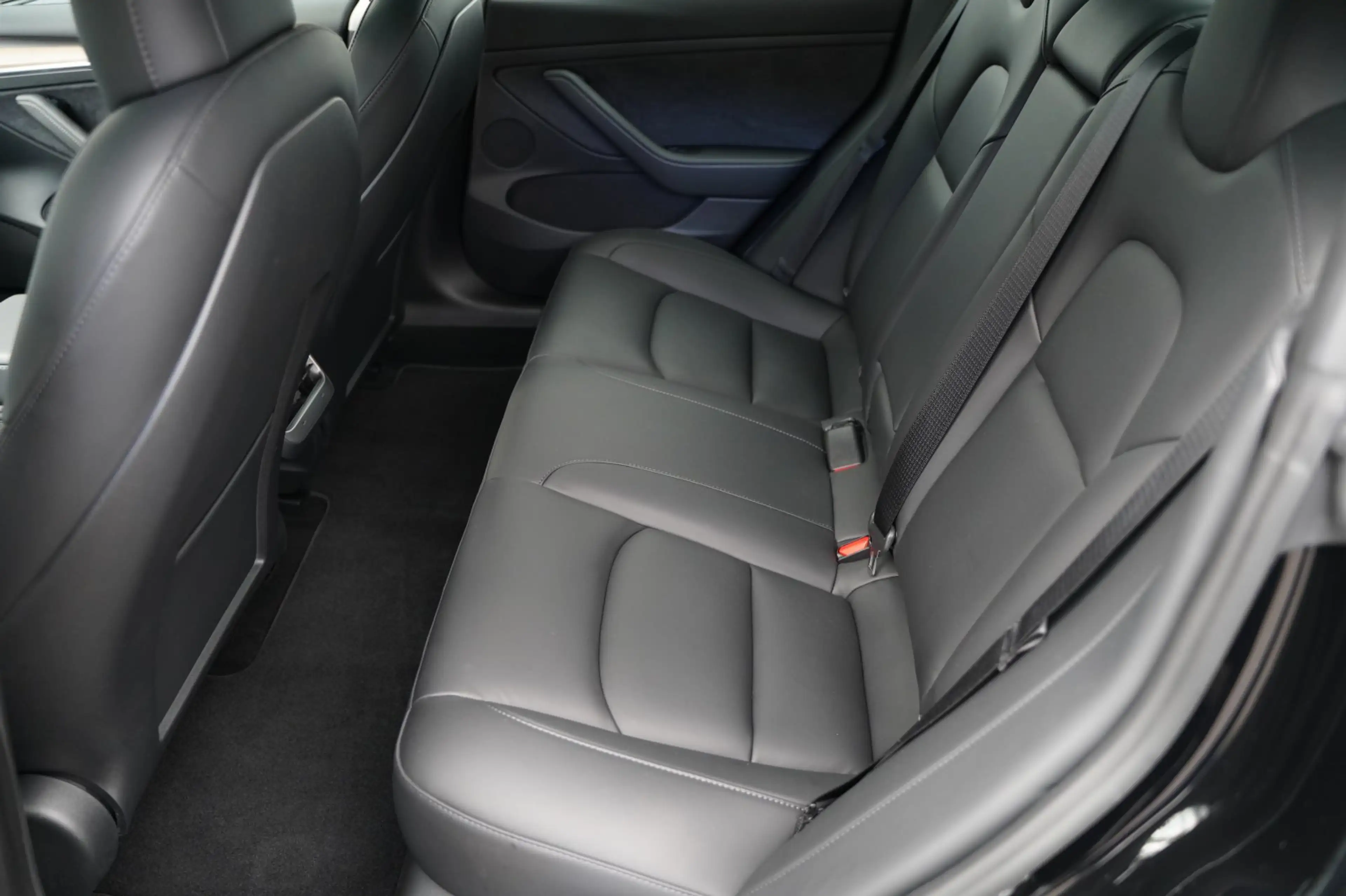 Tesla Model 3 Performance *1.Hand*unfallfrei — photo 9