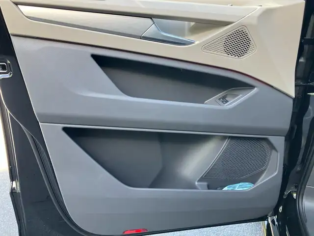 Volkswagen T7 Multivan Style eHybrid 4MOTION Ansicht 11