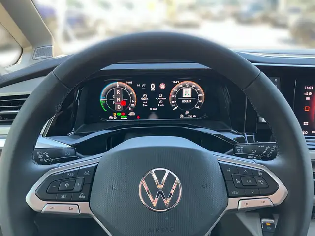 Volkswagen T7 Multivan Style eHybrid 4MOTION Ansicht 13