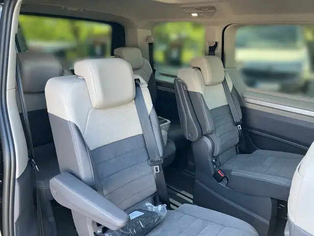 Volkswagen T7 Multivan Style eHybrid 4MOTION Ansicht 17
