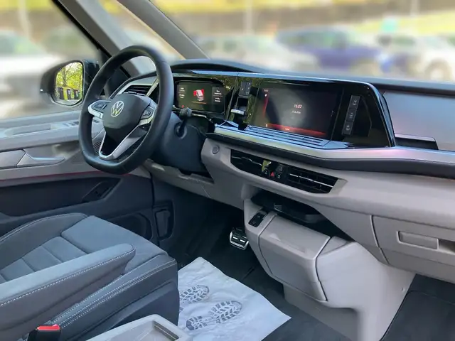 Volkswagen T7 Multivan Style eHybrid 4MOTION Ansicht 18