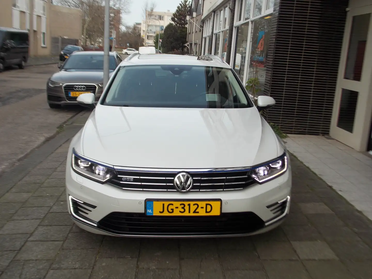 Volkswagen Passat Variant 1.4 TSI GTE Highline NAVI LEDER CRUISE PDC ALLE Wit - 2