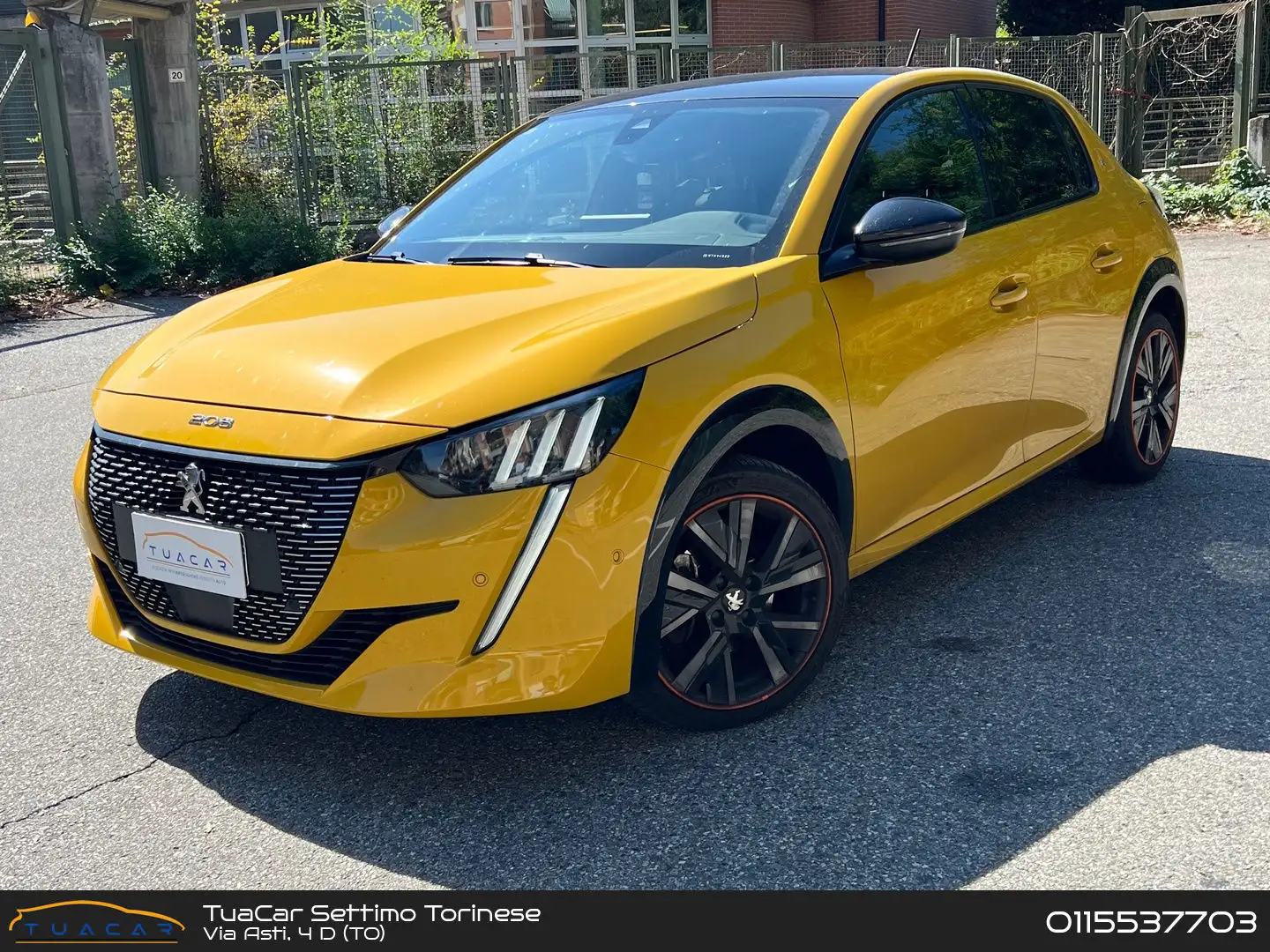 Peugeot 208 GT Pack 1.2 PureTech 100 Or - 1