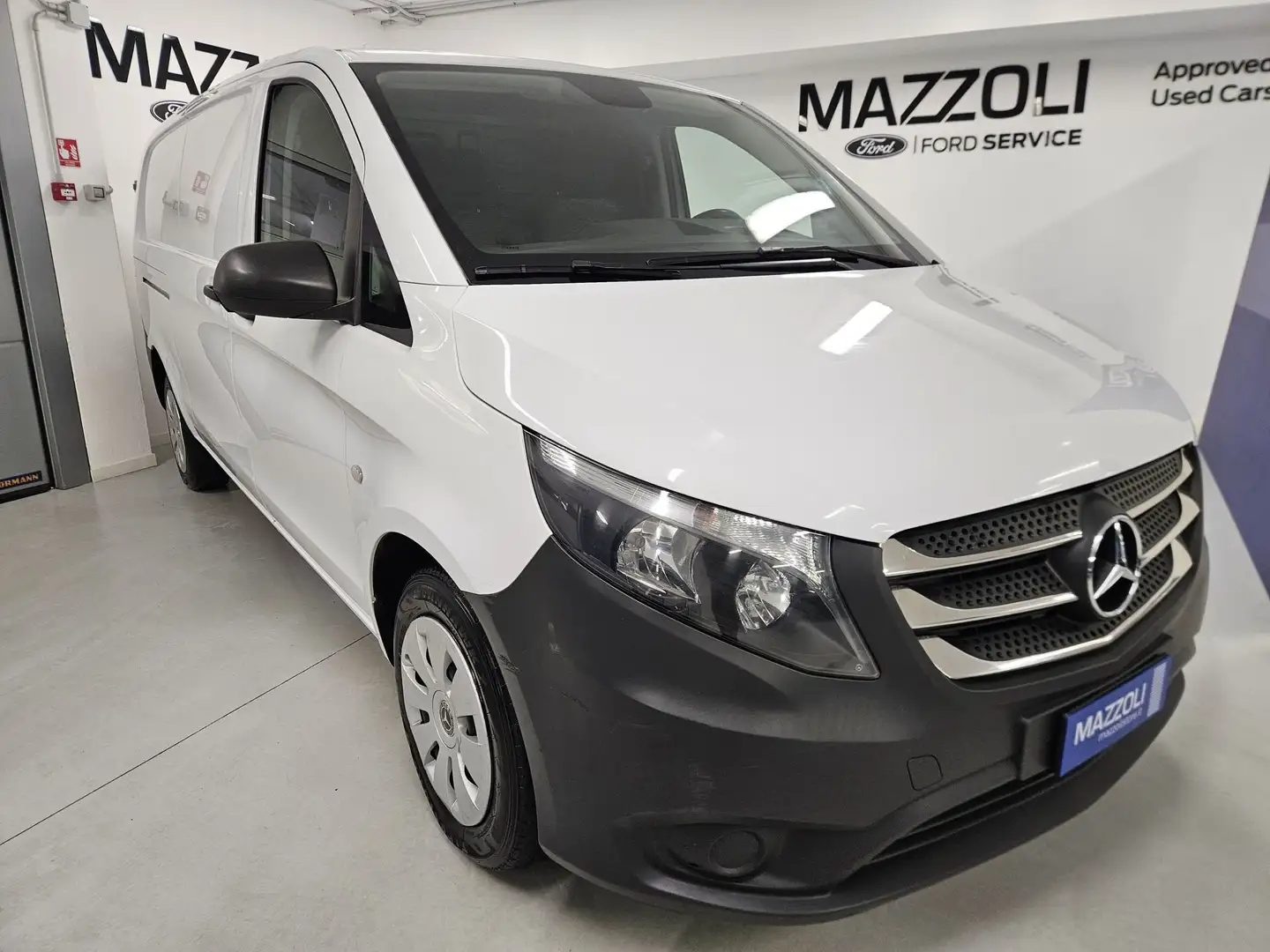 Mercedes-Benz Vito 1.7 114 CDI PL Furgone Extra-Long Blanc - 1