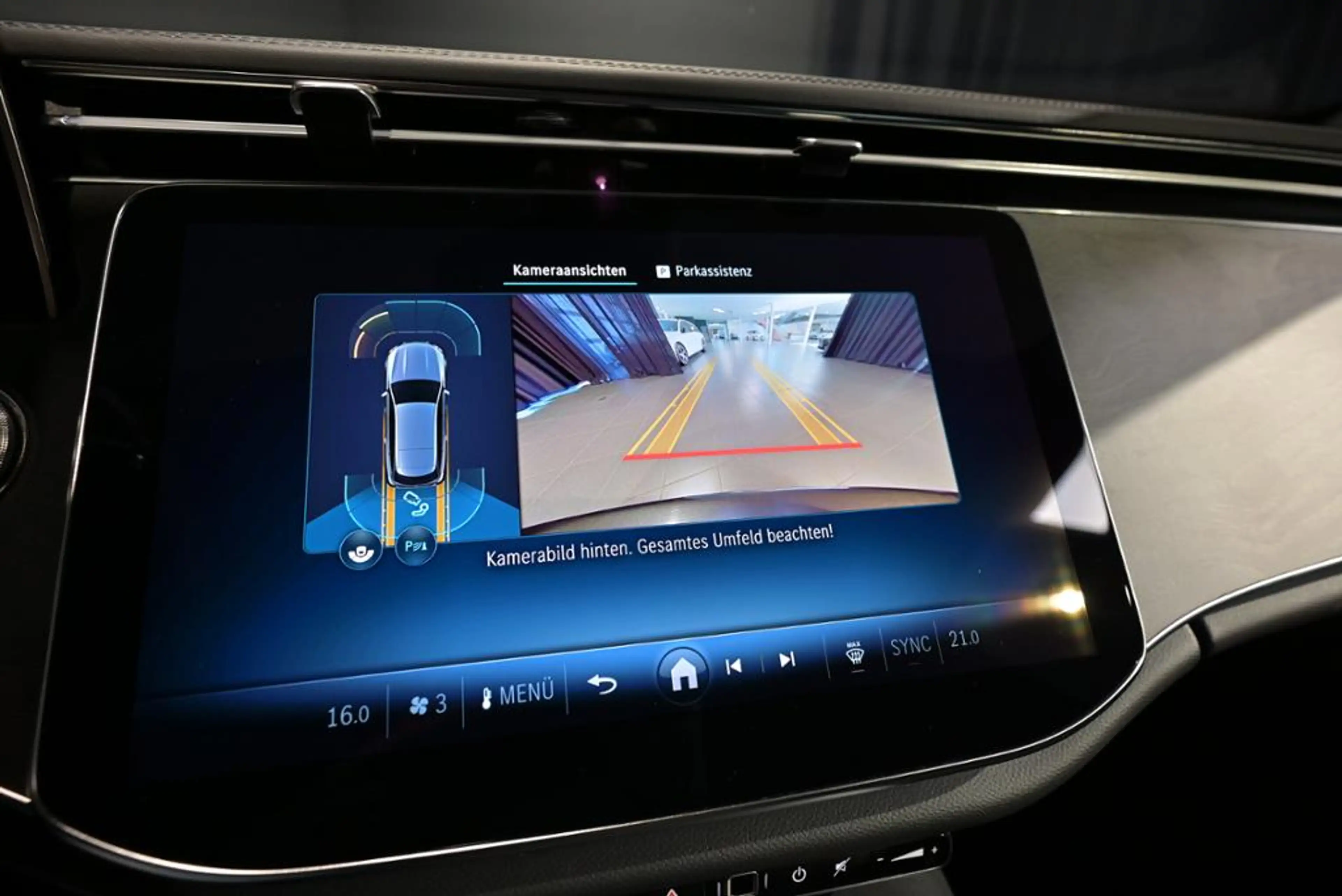 Mercedes-Benz E 220 d T AMG/AHK/PANO/DIST./RFK/KEYL./TW — photo 10