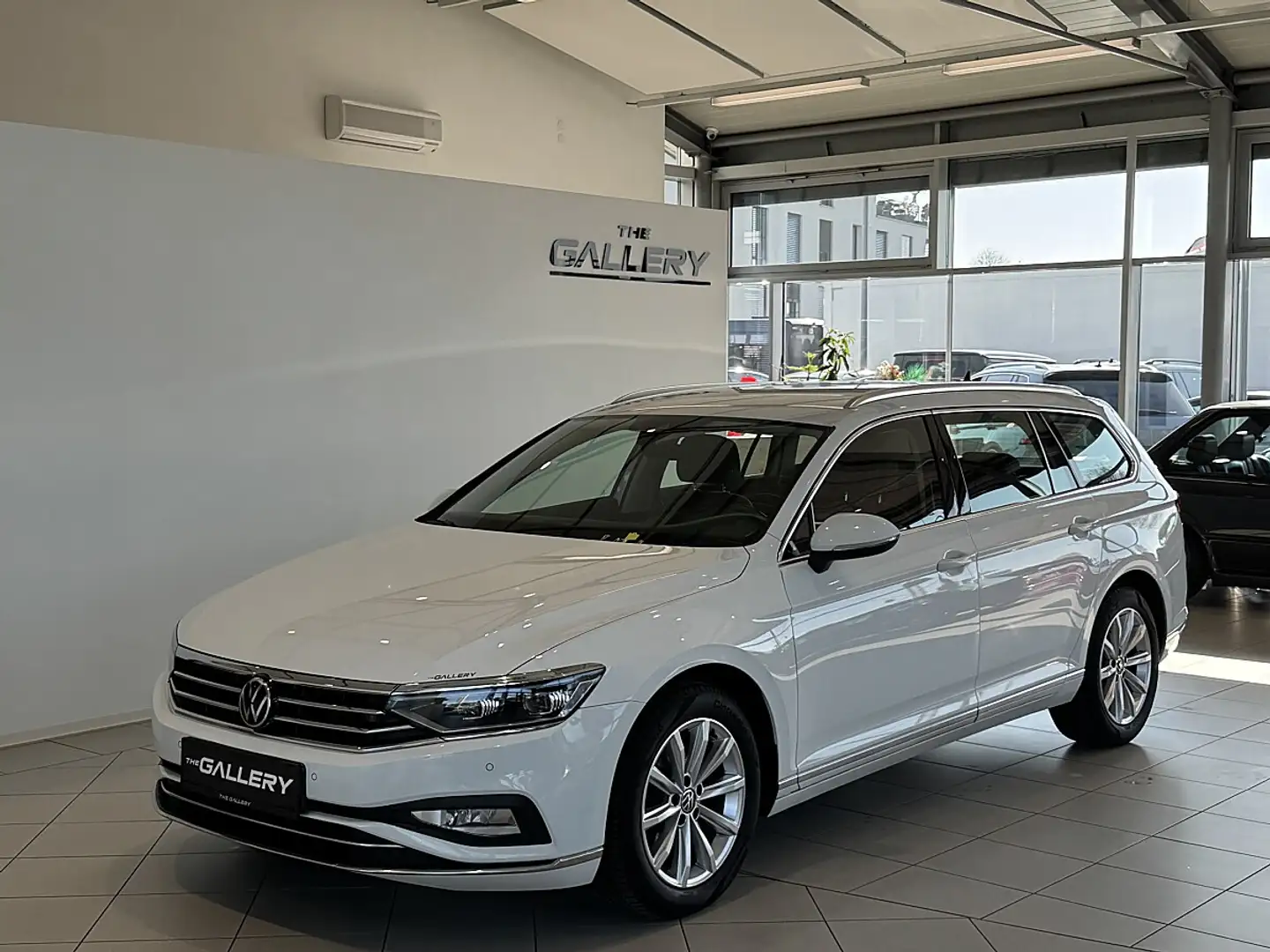 Volkswagen Passat Variant Elegance 2,0 SCR TDI DSG*Kamera*LED*ACC*Keyless... Weiß - 1