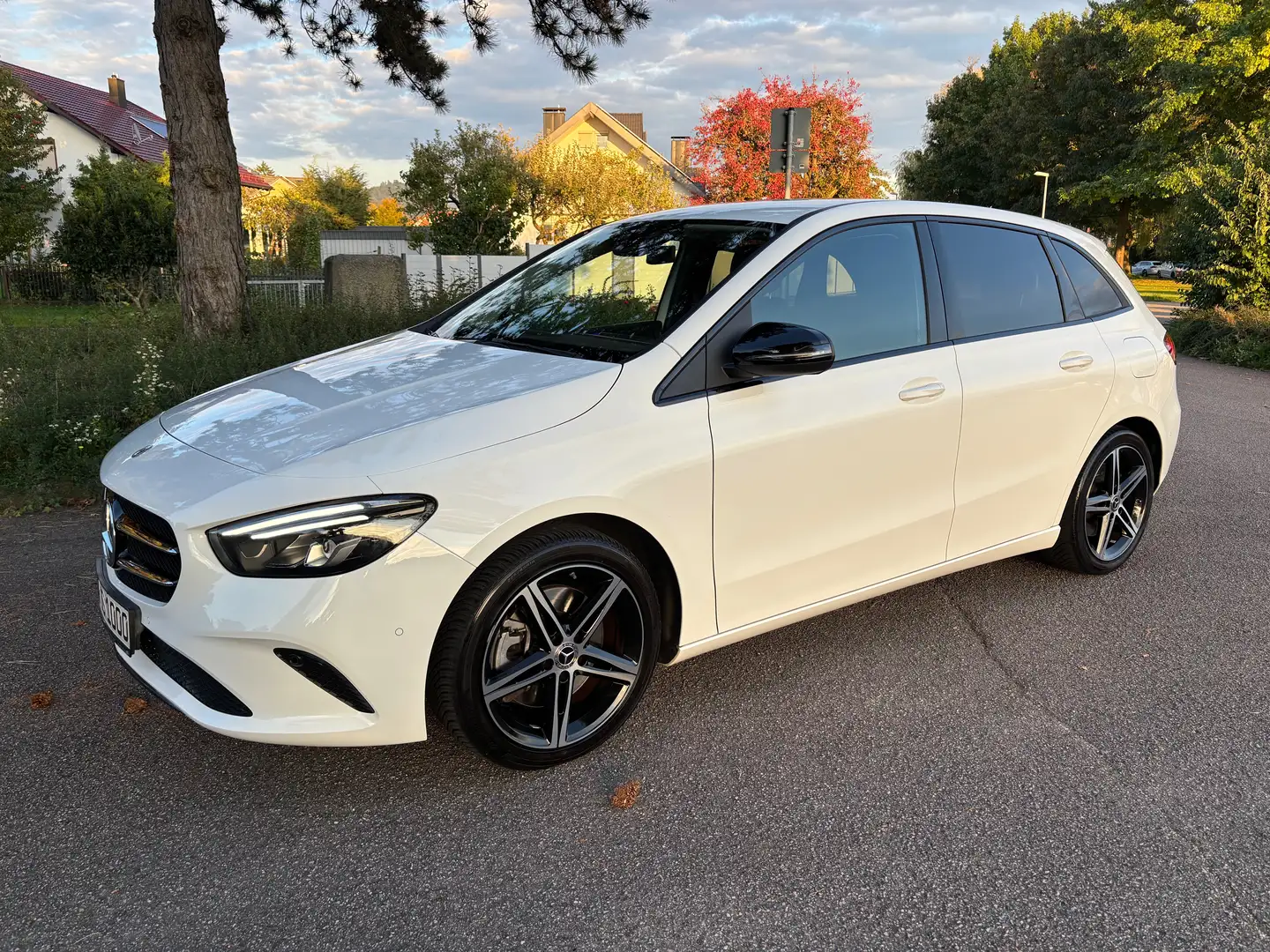 Mercedes-Benz B 250 B 250 Aut. Progr. LED, AHK, Night Paket, Kamera White - 1