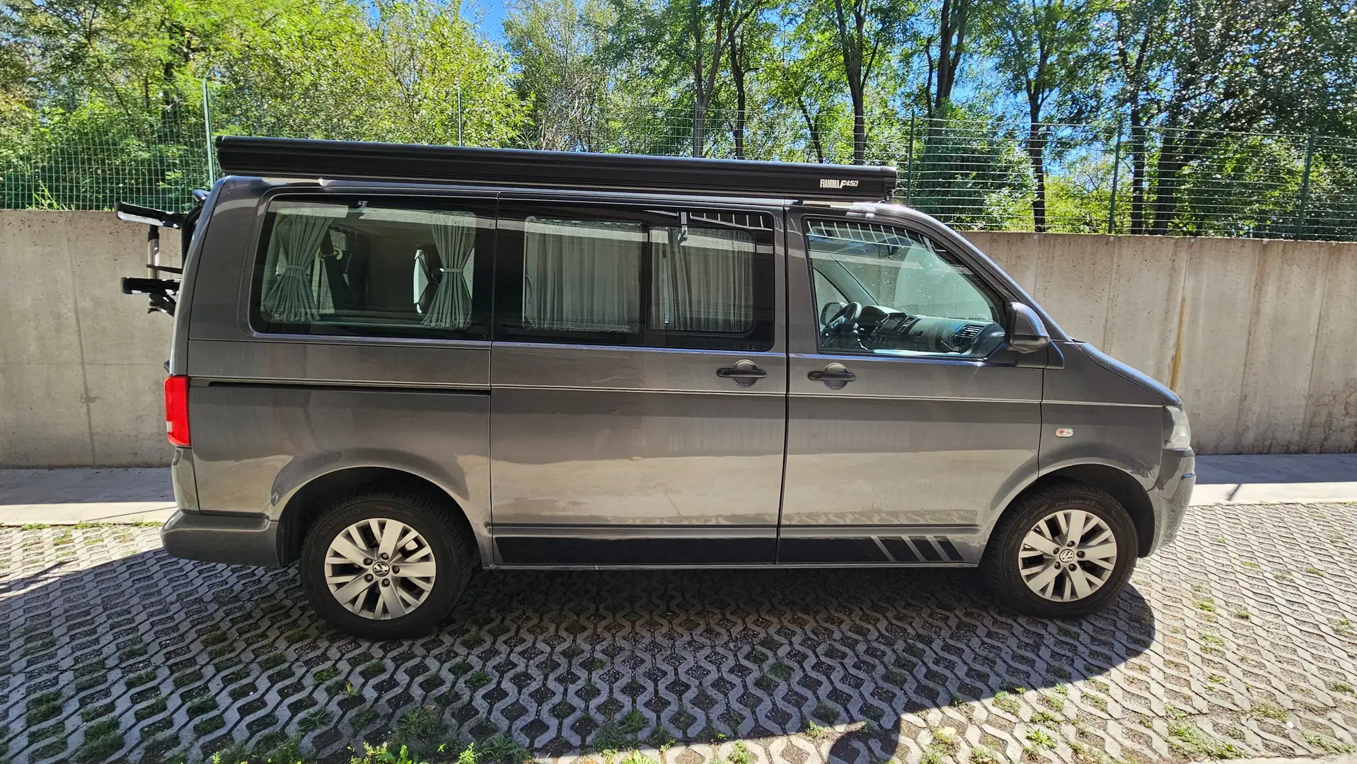 Volkswagen T5 Caravelle T5.1 Szary - 1
