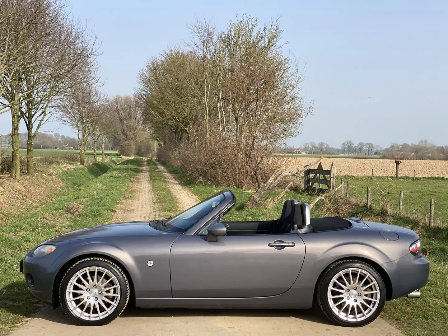 Mazda MX-5 NC 1.8 126PK EXCLUSIVE, MULTIMEDIASYSTEEM, AIRCO Grau - 2