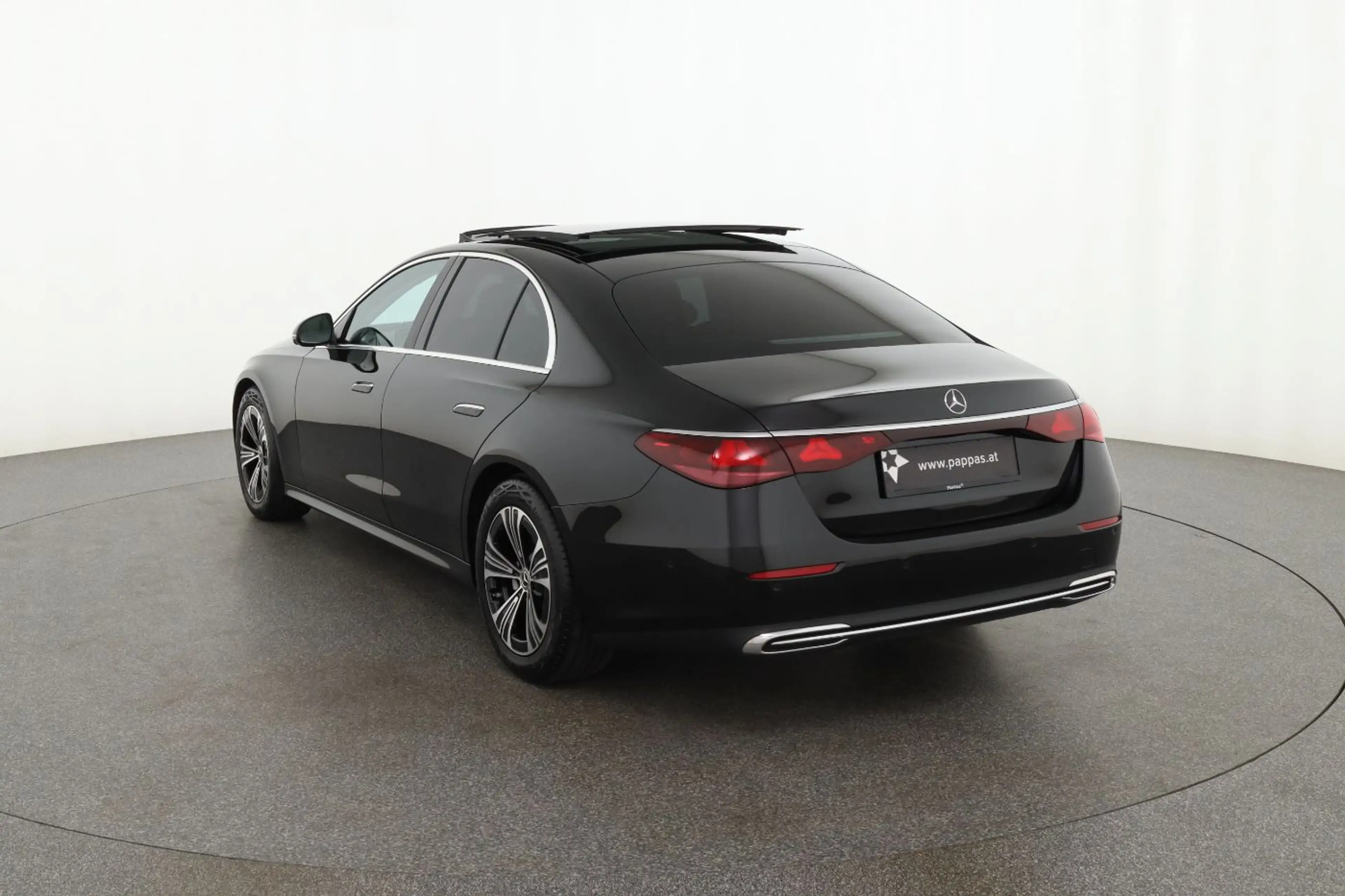 Mercedes-Benz E 220 d 4MATIC Limousine SHZ — photo 6