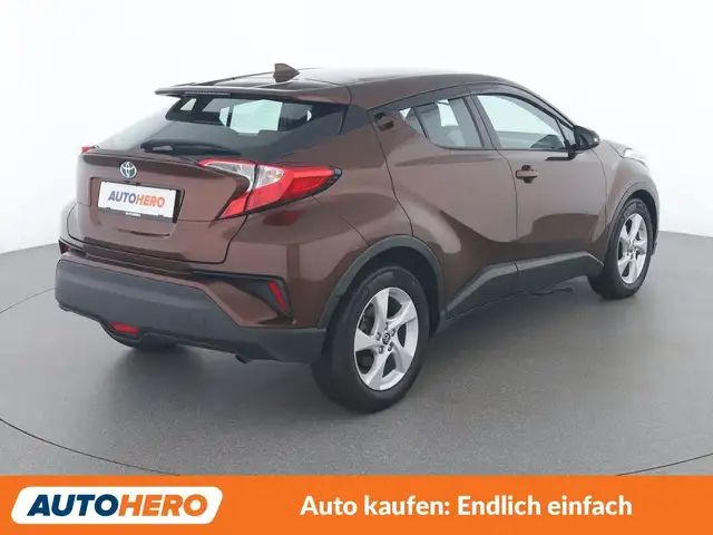 Toyota C-HR view 6