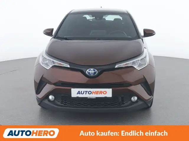 Toyota C-HR view 9
