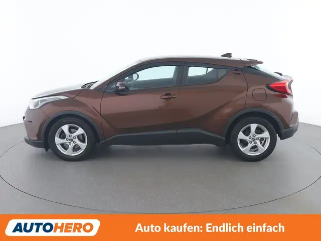 Toyota C-HR view 3