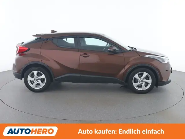 Toyota C-HR view 7