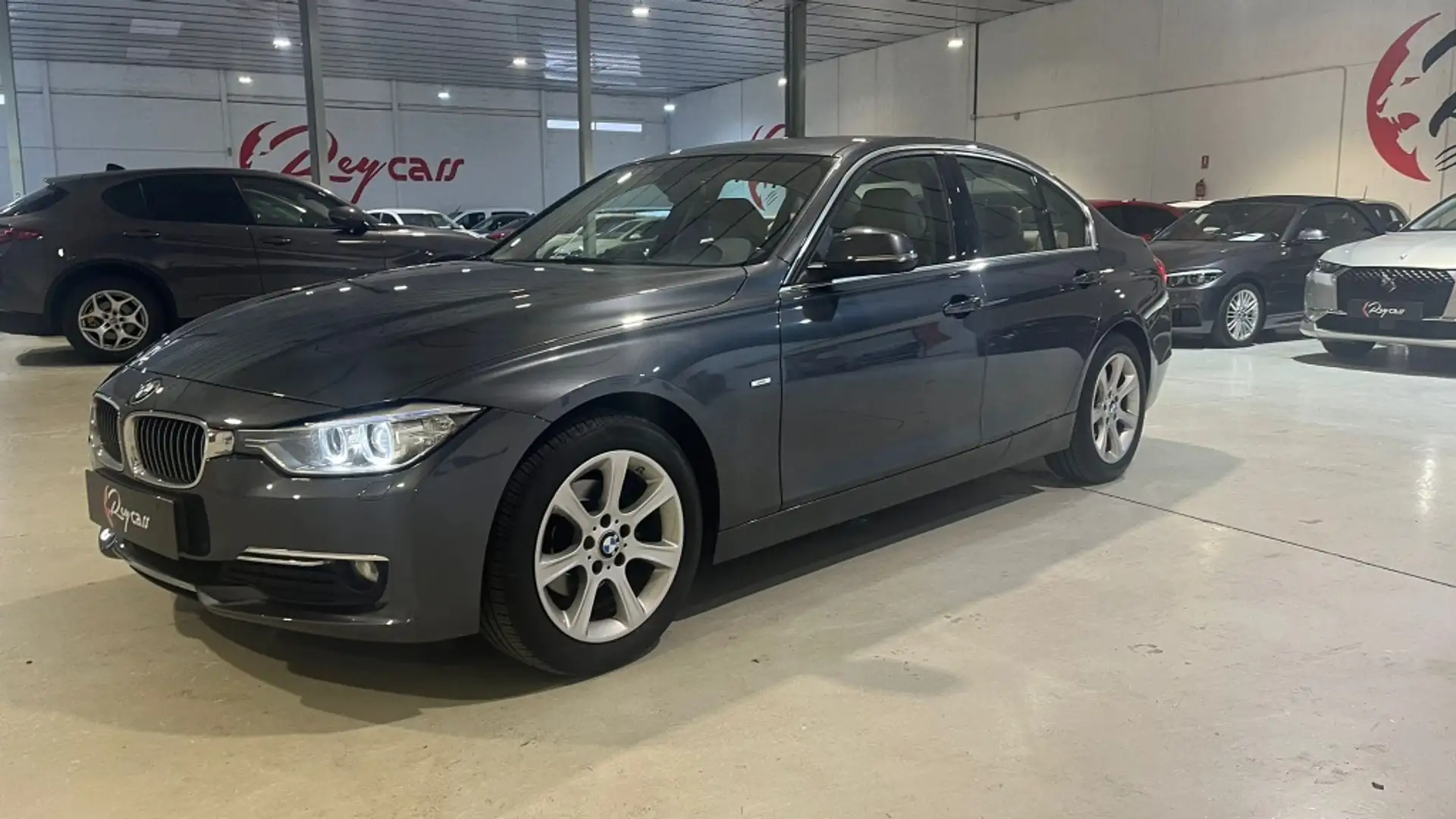 BMW 318 318d Luxury Gris - 2