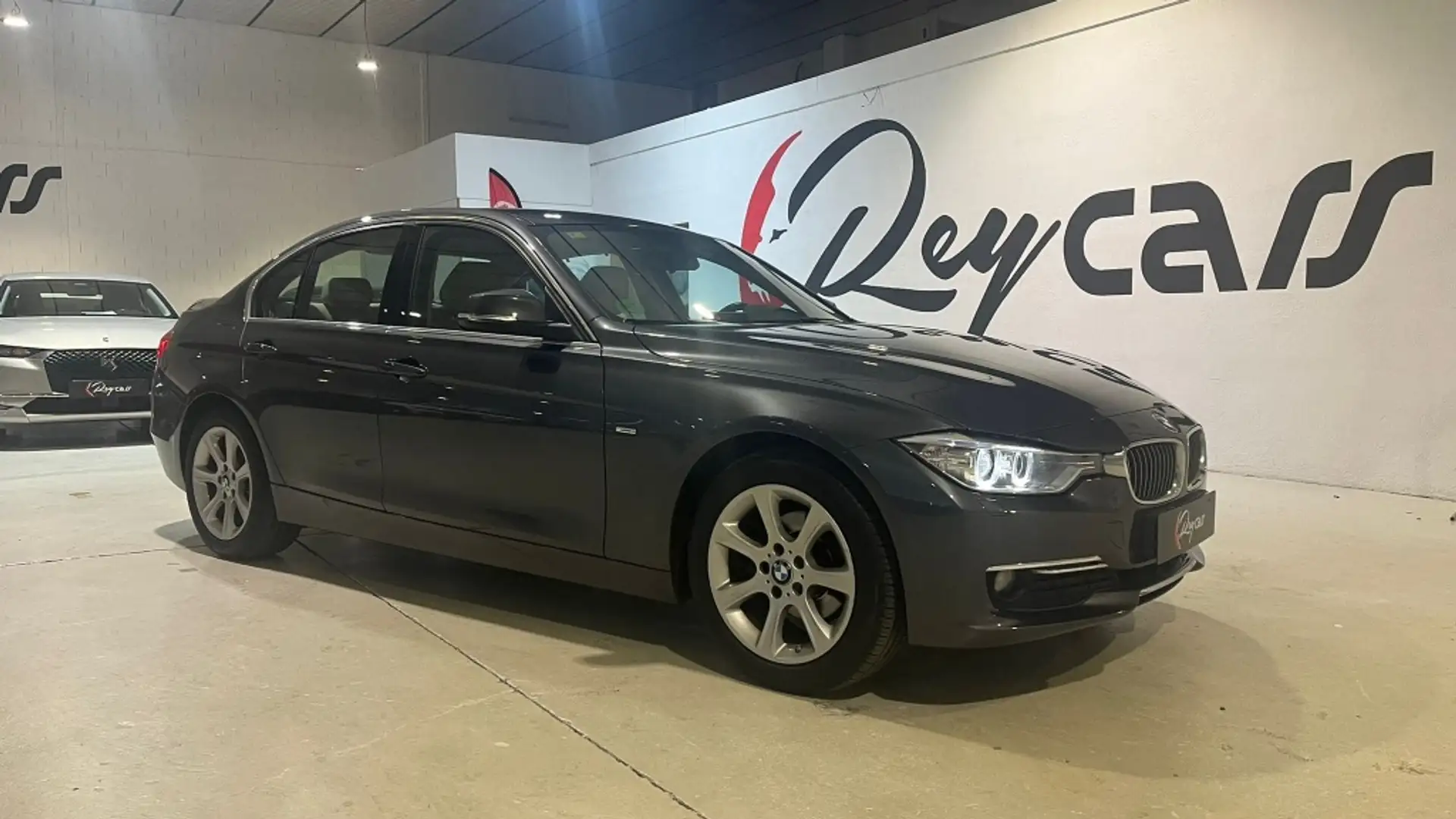 BMW 318 318d Luxury Gris - 1