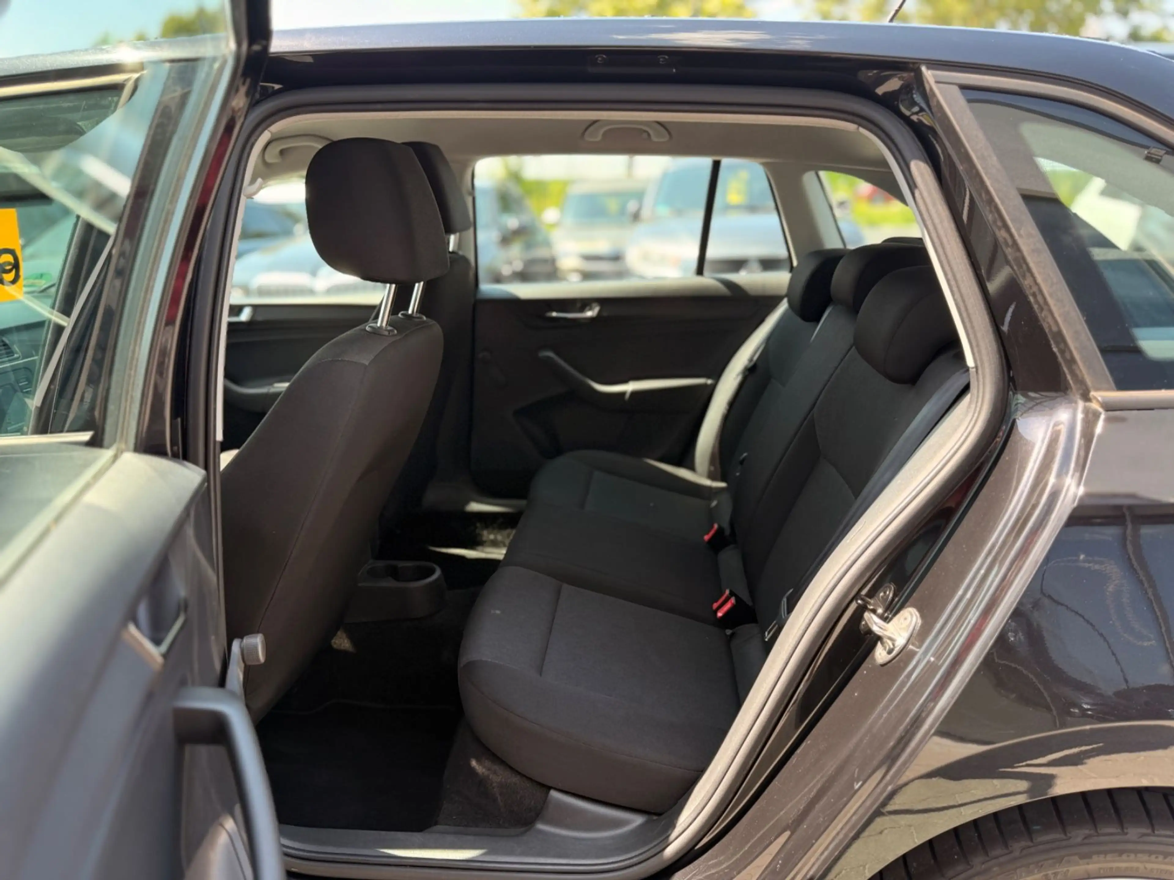 Skoda Rapid/Spaceback Spaceback 1.0 TSI Klima Tüv NEU — photo 10
