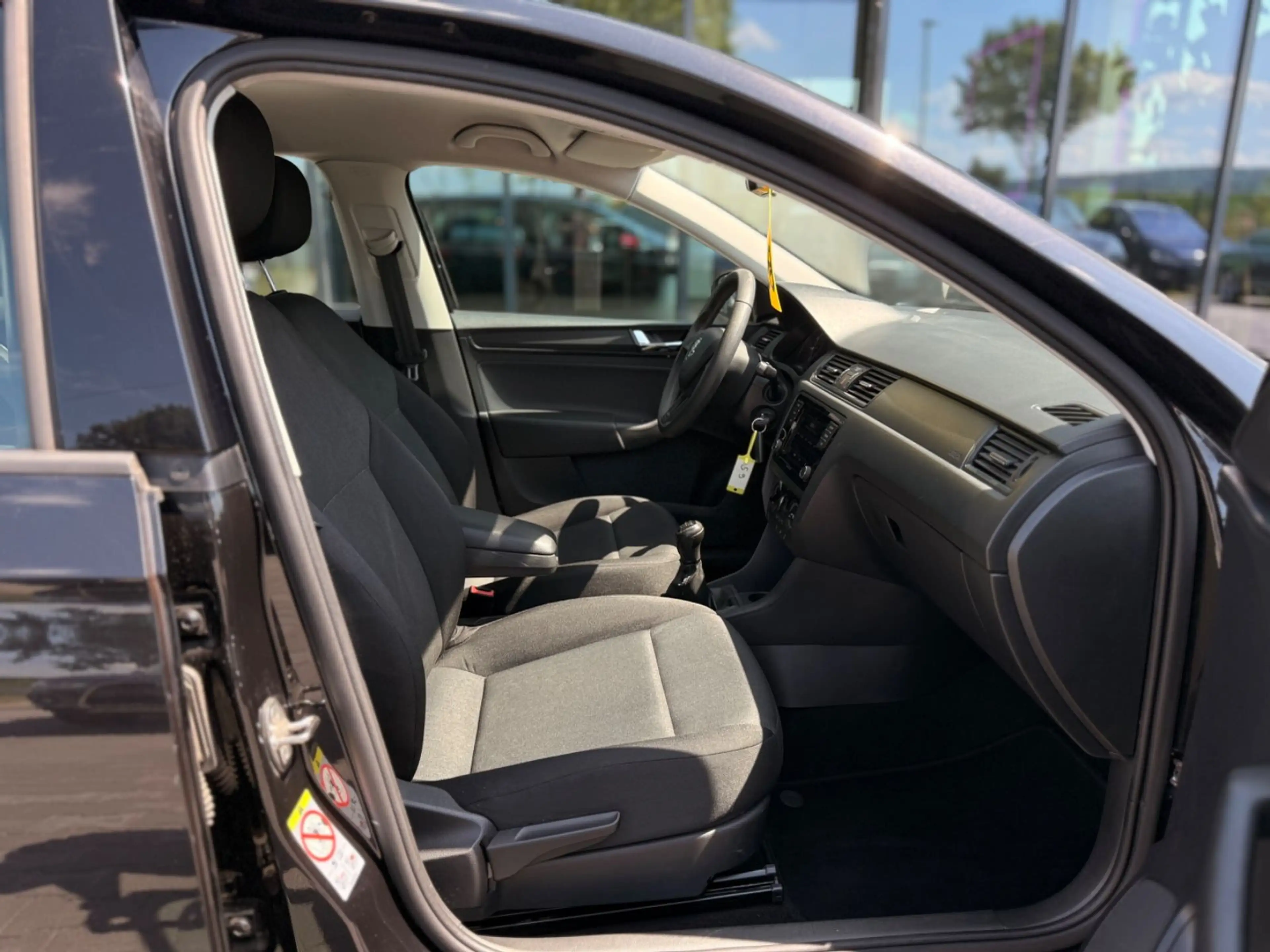 Skoda Rapid/Spaceback Spaceback 1.0 TSI Klima Tüv NEU — photo 14