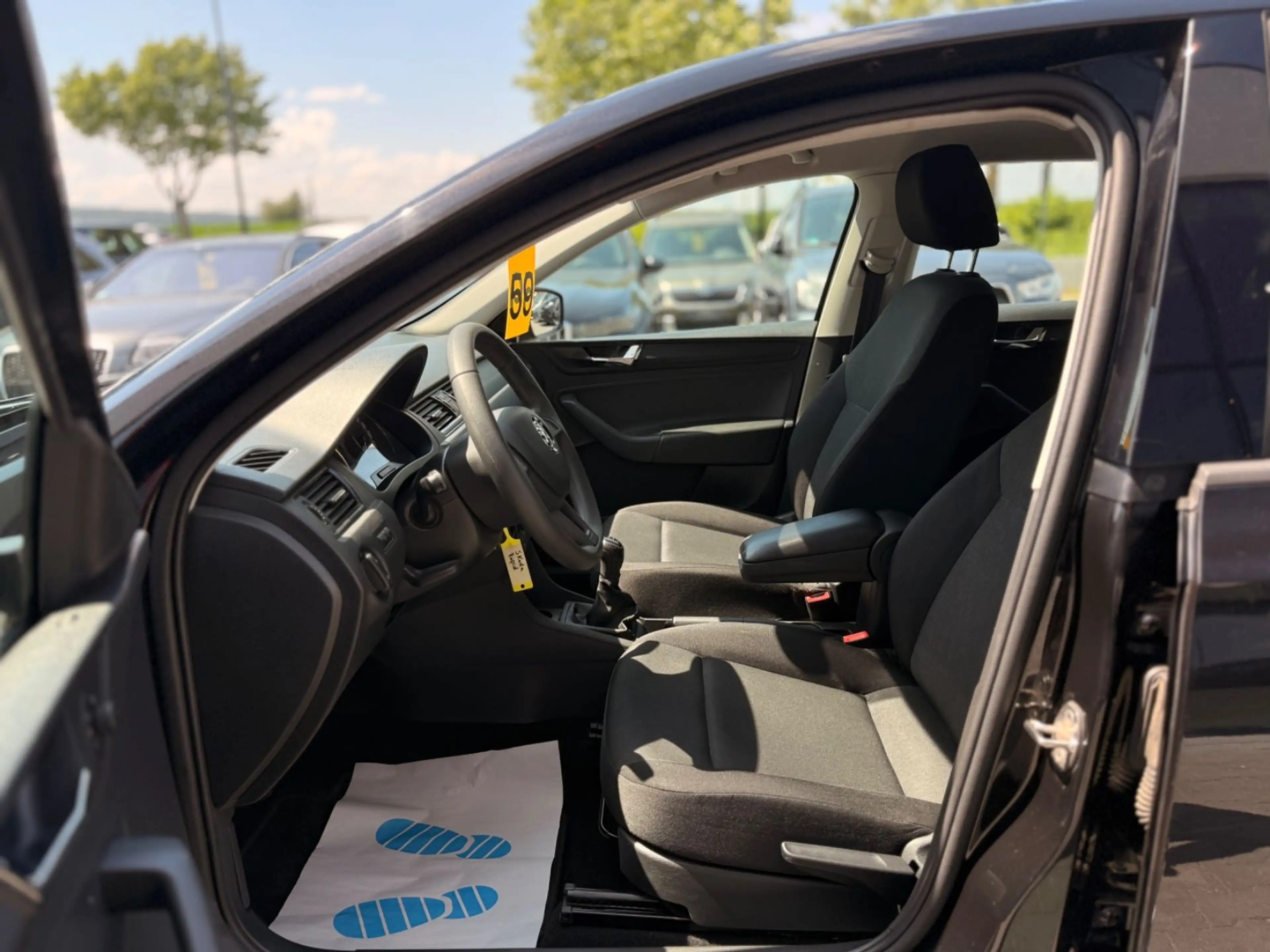 Skoda Rapid/Spaceback Spaceback 1.0 TSI Klima Tüv NEU — photo 7