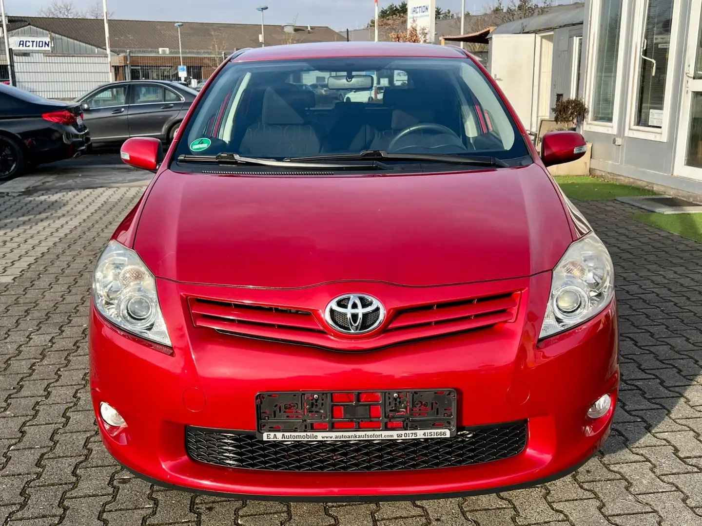 Toyota Auris 1,6-l-Valvematic mit Design-Paket Rot - 2