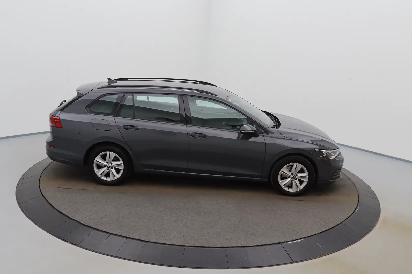 Volkswagen Golf Variant 2.0 TDi Life DSG ALCANTARA LED GPS PDC CAM Keyless Grijs - 2