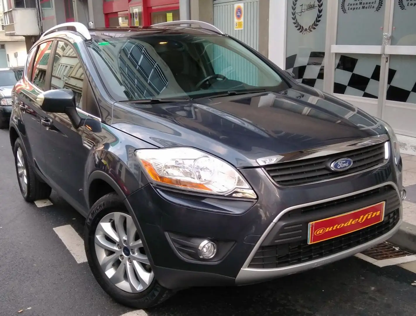 Ford Kuga 2.0 TDCi 140cv 4WD Trend Noir - 1