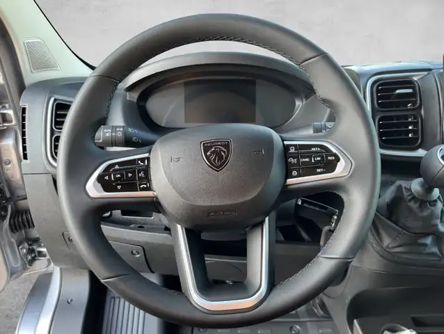 Peugeot Boxer Kastenwagen 33 L3H2 140 6-Gang Ansicht 10