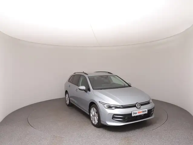 Volkswagen Golf view 2