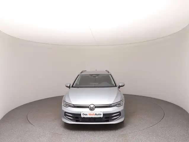Volkswagen Golf view 3