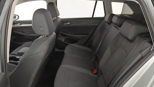 Volkswagen Golf view 11