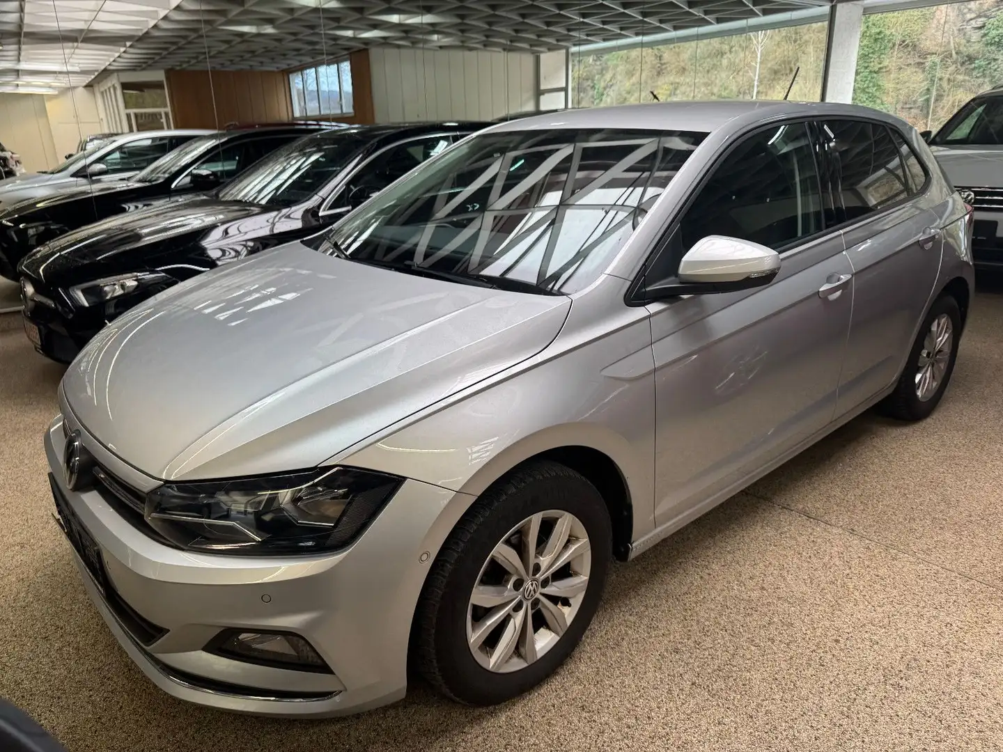 Volkswagen Polo VI TSI Highline DSG Silber - 2