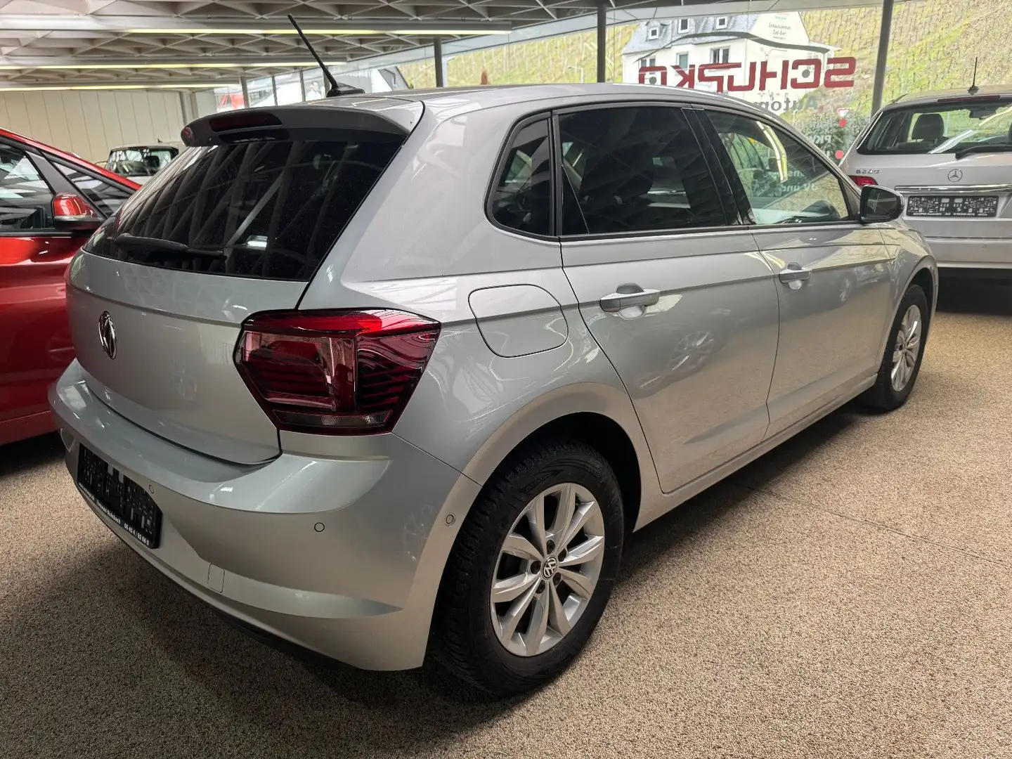 Volkswagen Polo VI TSI Highline DSG Silber - 1