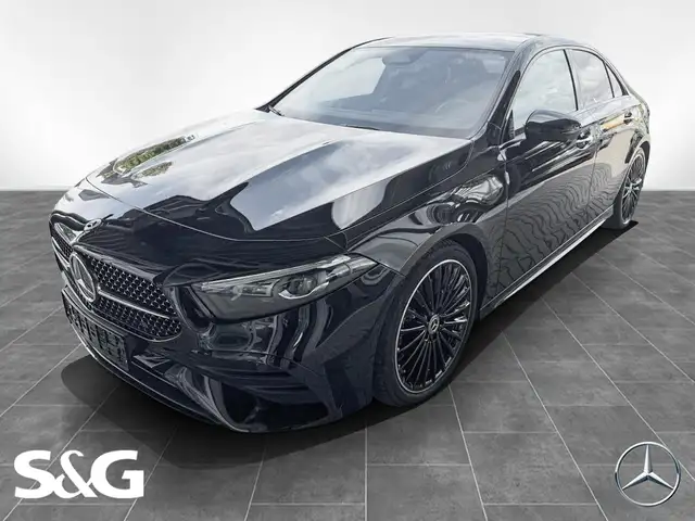 Mercedes-Benz A 220 d AMG Limousine M-LED+Panoschieb+Night+19