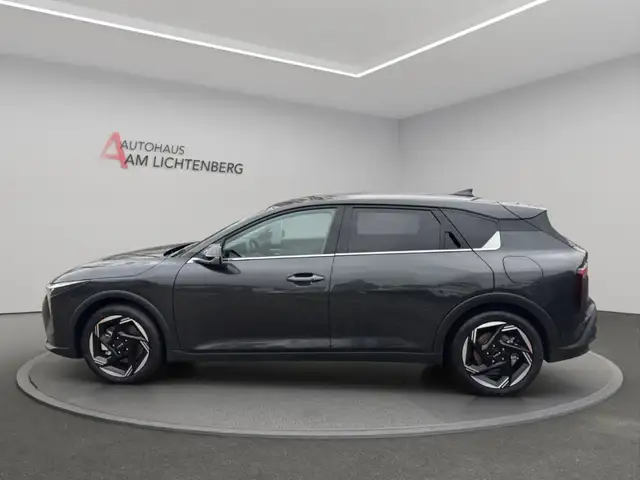Kia K4 view 2