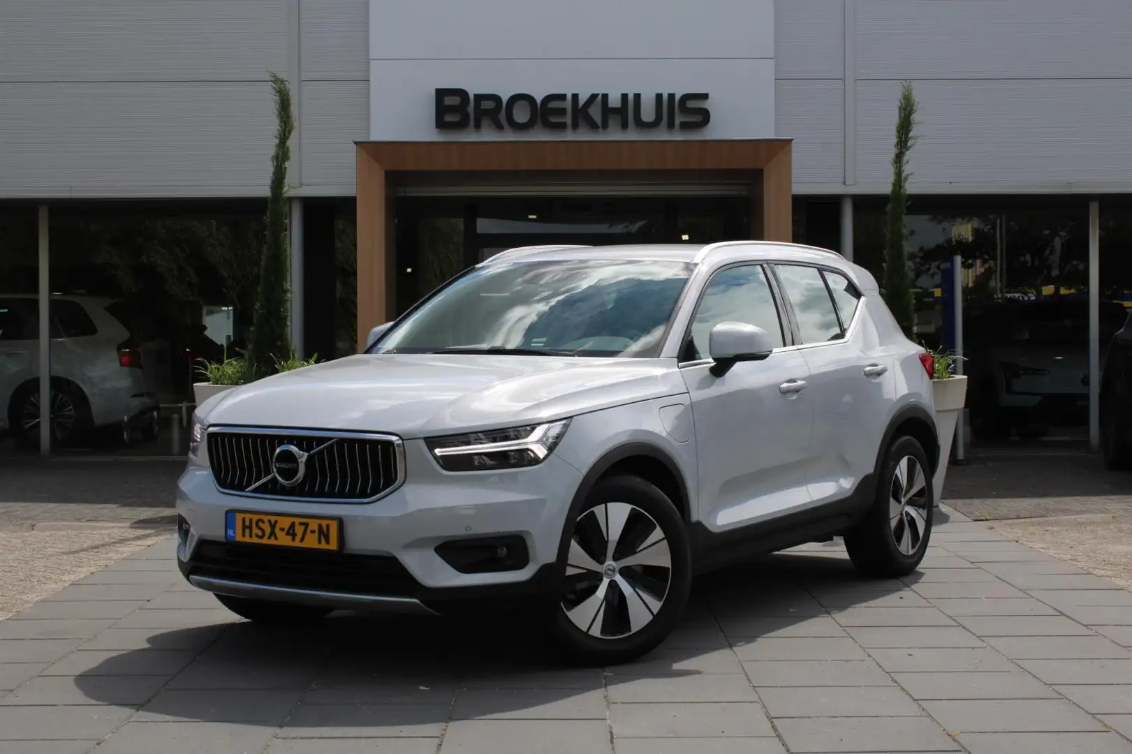 Volvo XC40 1.5 T5 Recharge Business Pro Gris - 1