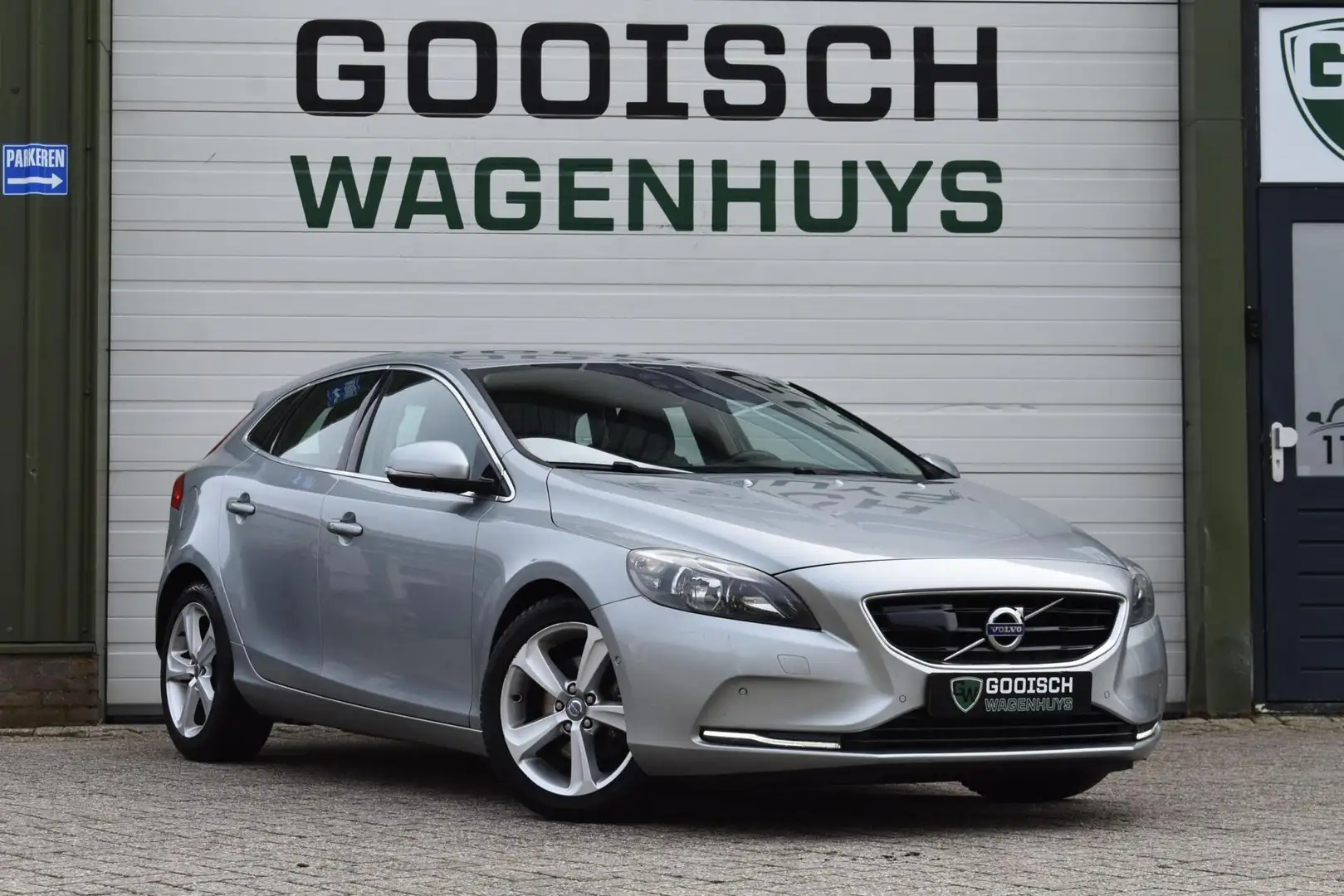 Volvo V40 1.6 T4 Summum | Camera | Leder | Stoelverwarming | Gris - 2