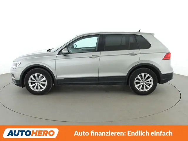 Volkswagen Tiguan view 3