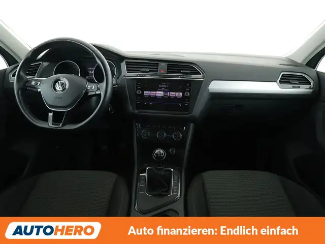 Volkswagen Tiguan view 12