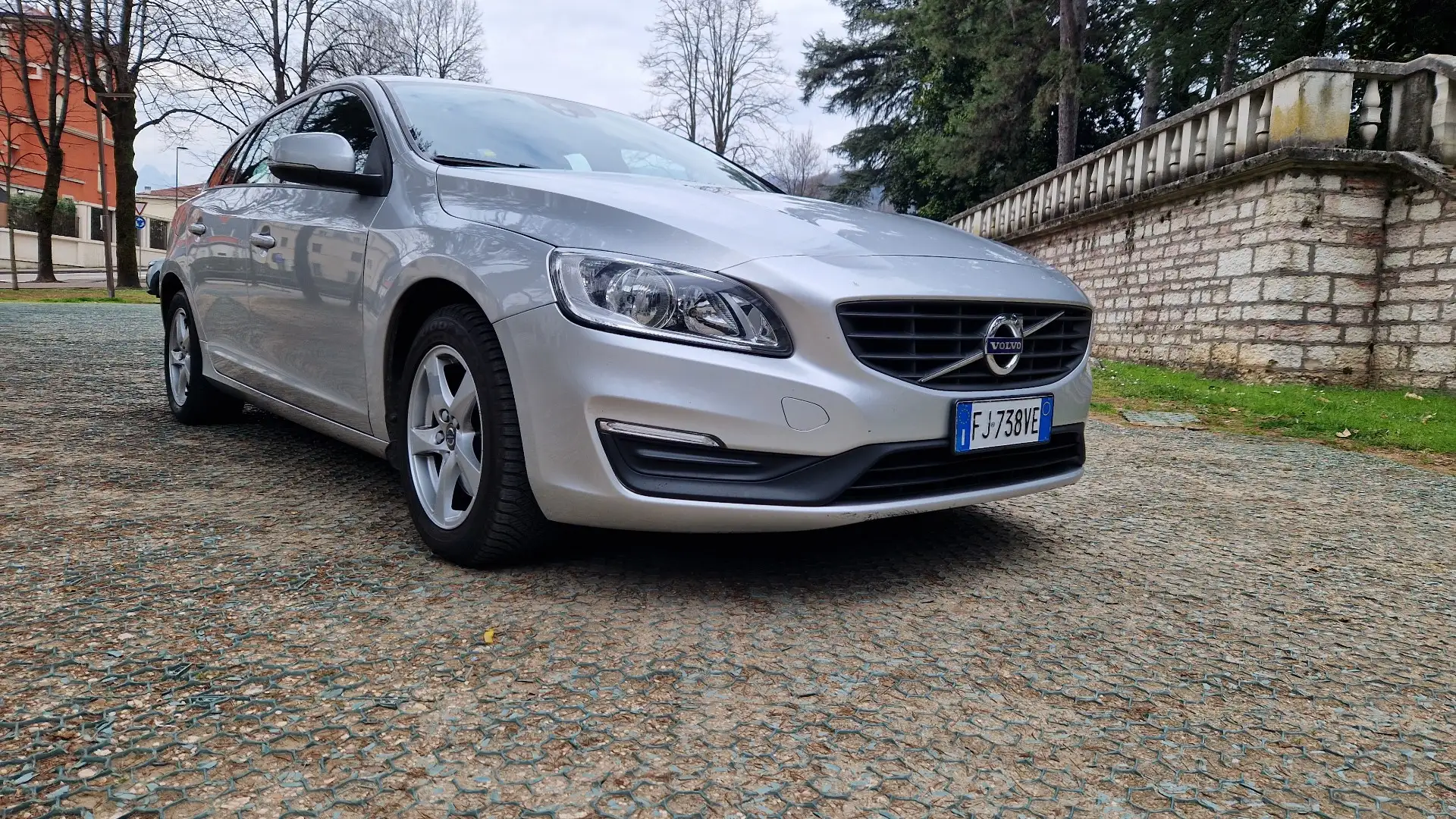Volvo V60 Volvo V60 2.0 D2 Dinamic Geartronich - 1