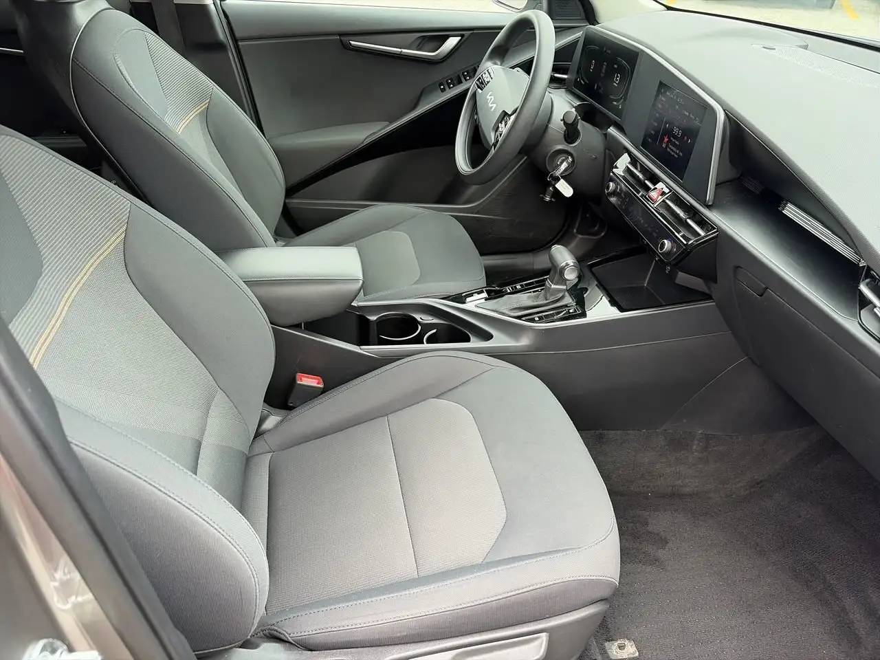 Kia Niro снимка Kia Niro