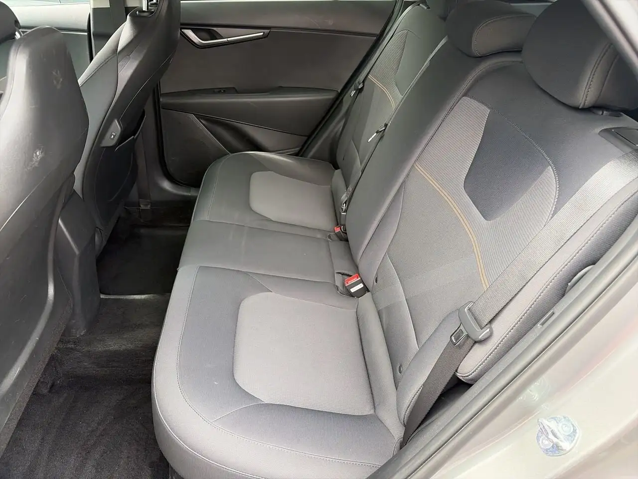 Kia Niro снимка Kia Niro