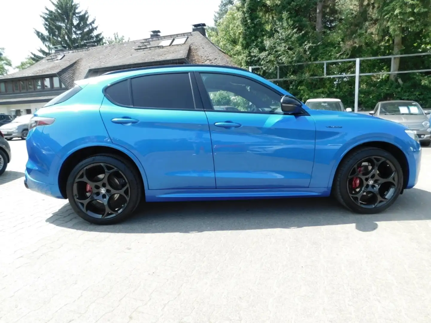 Alfa Romeo Stelvio VELOCE Q4 2.0 TURBO 16V PANO HARMAN STANDHEIZUNG Blue - 2