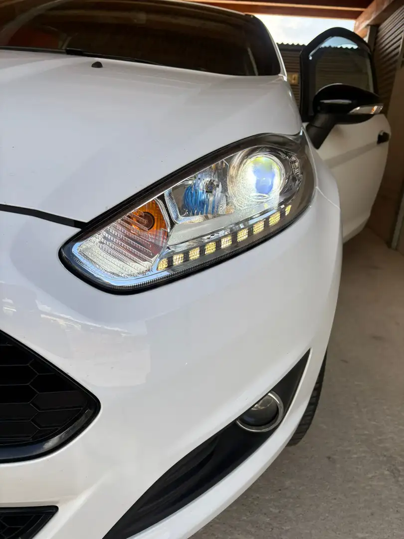 Ford Fiesta Fiesta Easy 1,5 TDCi Easy Weiß - 2