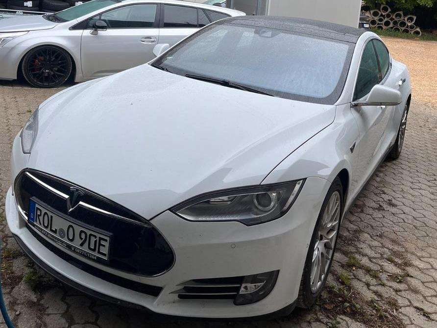 Second hand Tesla Model S electro
